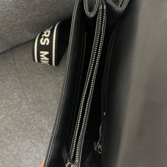 MICHAEL Michael Kors Black and White Crossbody Bag - Picture 5 of 11